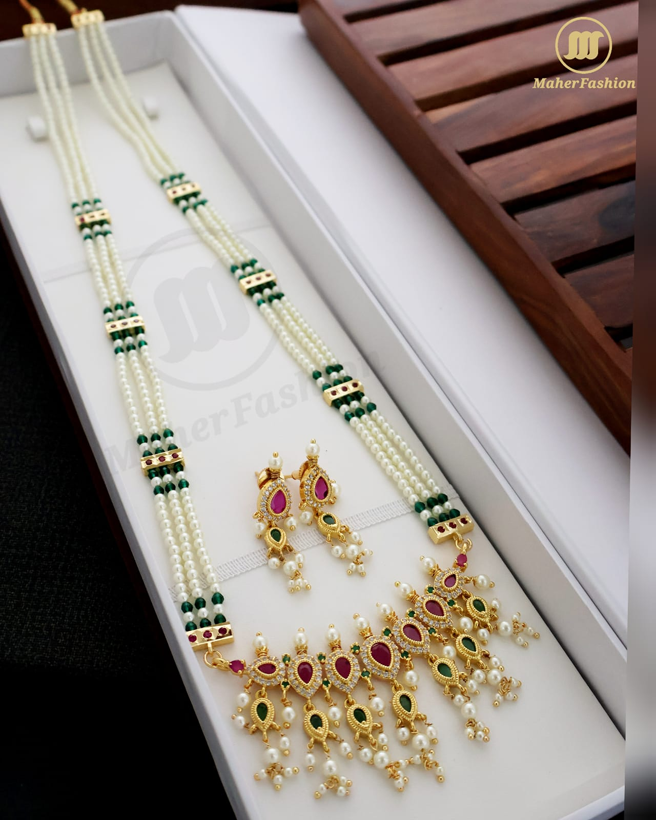 Praramparik Green Glow Tanmani Necklace 